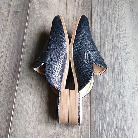 A RIDER GIRL FAUX LEATHER LOAFER MULE SLIDES Size 7.5 - Picture 9 of 14